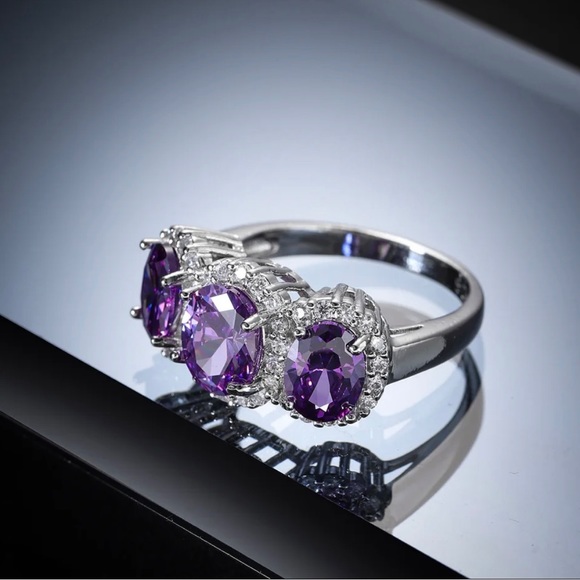 COPY - Simulated amethyst 3 stone oval ring tri stone - Picture 8 of 14